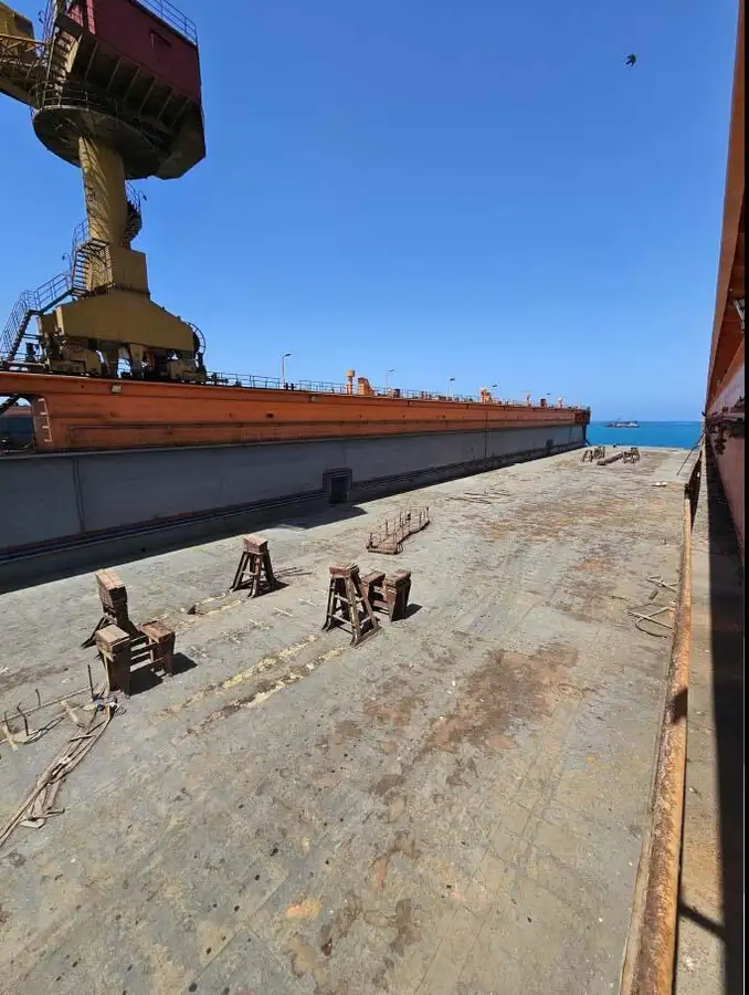 फ्लोटिंग डॉक विक्रीसाठी