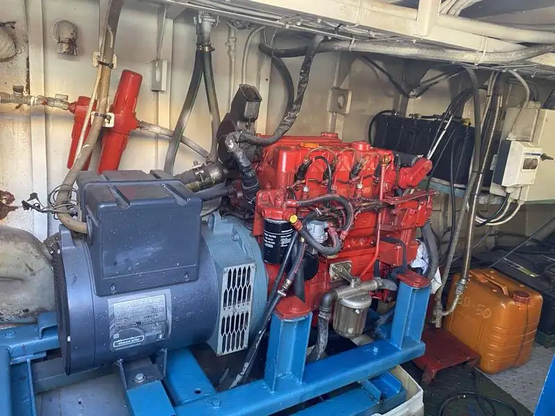 कामाच्या नौका विक्रीसाठी