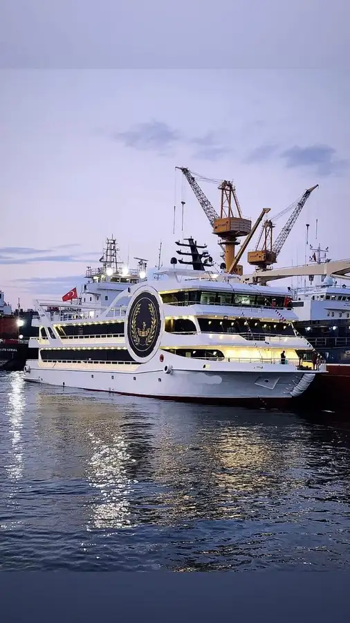 मोटार जहाज विक्रीसाठी