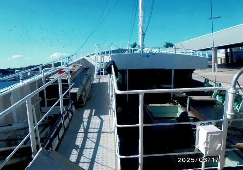 मासेमारी ट्रॉलर विक्रीसाठी