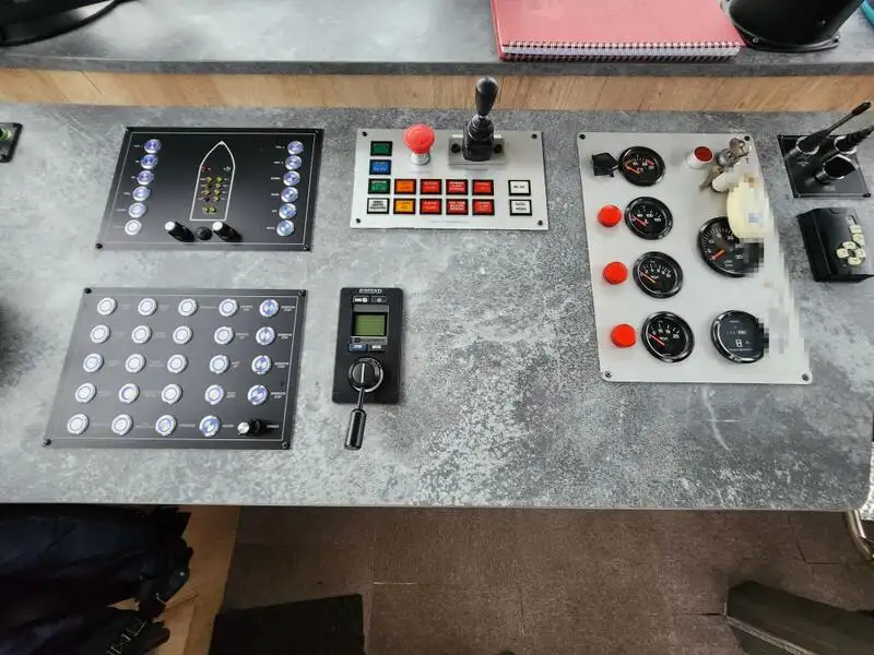 कामाच्या नौका विक्रीसाठी