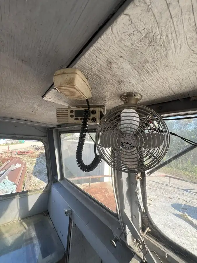 कामाच्या नौका विक्रीसाठी