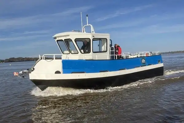 कामाच्या नौका विक्रीसाठी