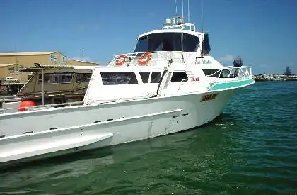 कामाच्या नौका विक्रीसाठी