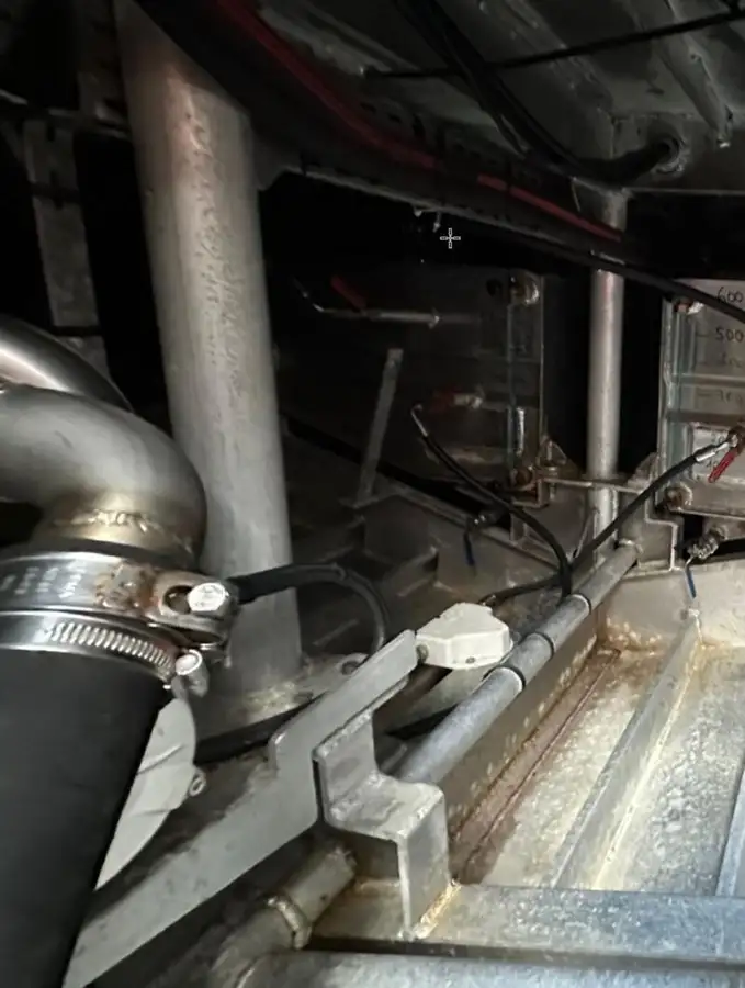 पायलट बोट विक्रीसाठी