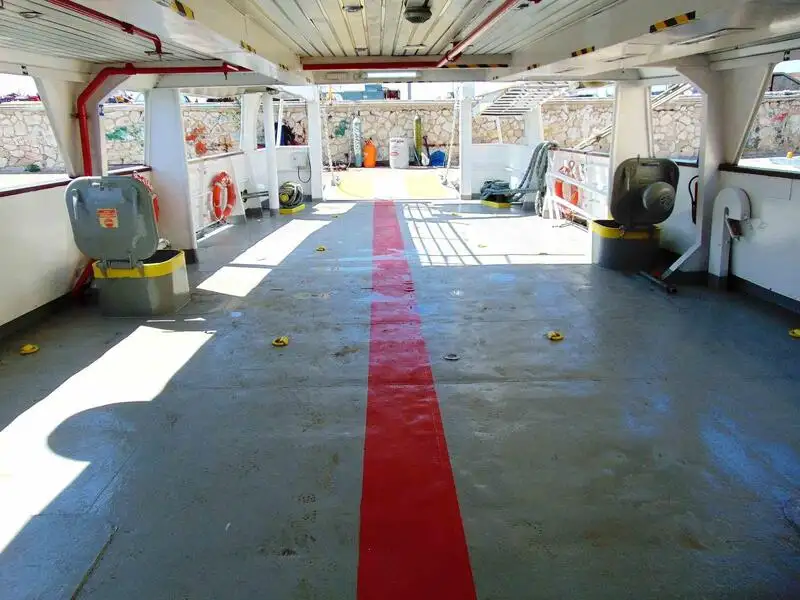 मोटार जहाज विक्रीसाठी