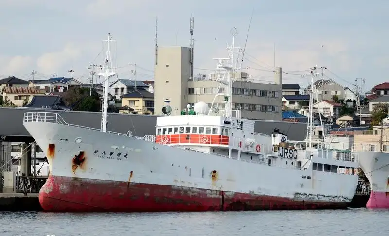 मासेमारी ट्रॉलर विक्रीसाठी