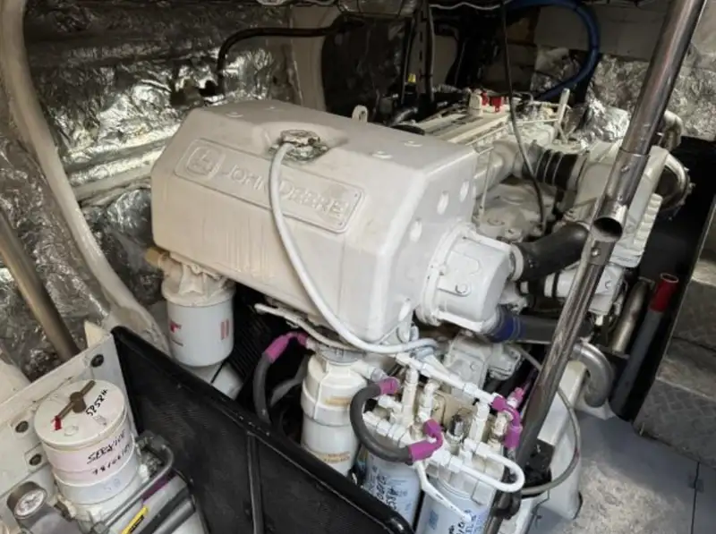 पायलट बोट विक्रीसाठी