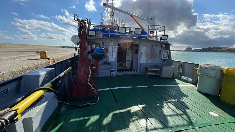 क्रू बोट विक्रीसाठी