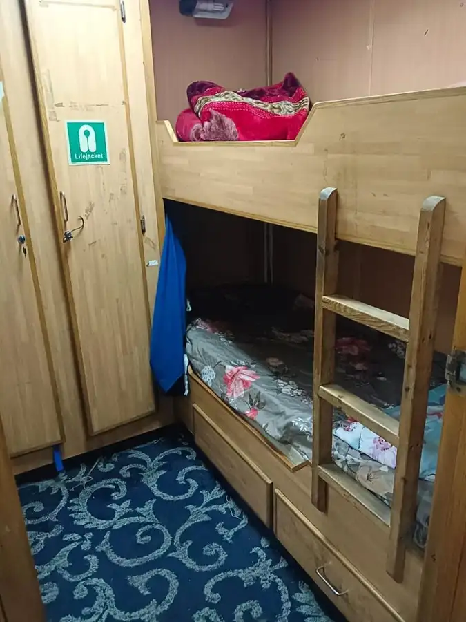 क्रू बोट विक्रीसाठी
