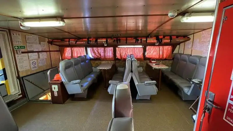 क्रू बोट विक्रीसाठी