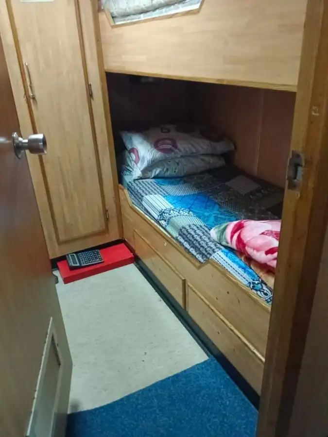 क्रू बोट विक्रीसाठी