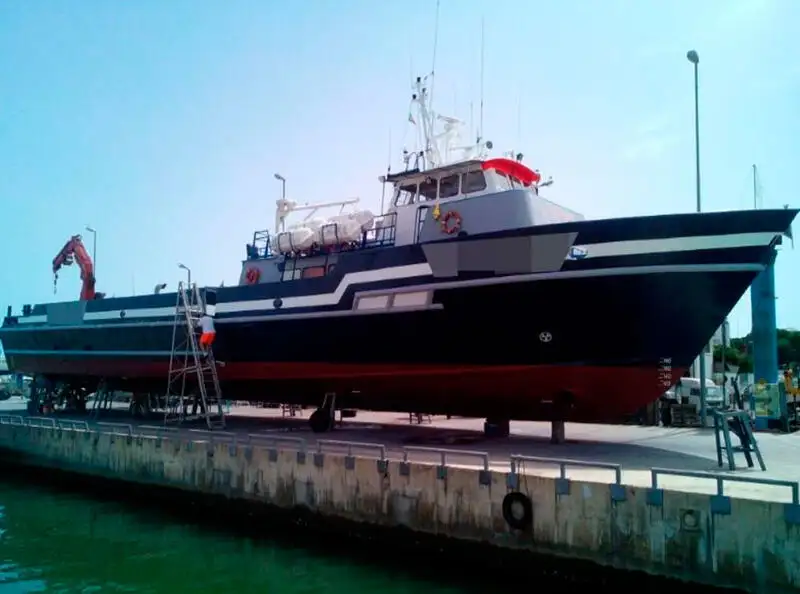 क्रू बोट विक्रीसाठी