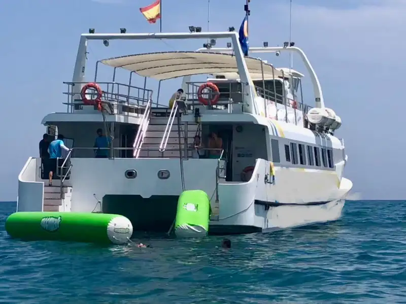 फेरी जहाज विक्रीसाठी