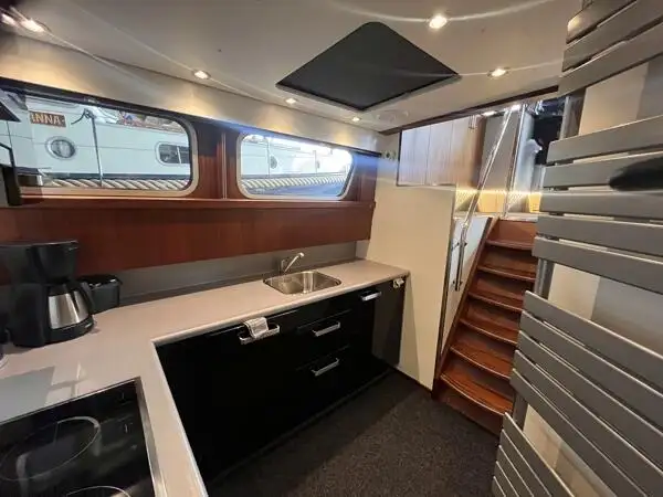 कामाच्या नौका विक्रीसाठी