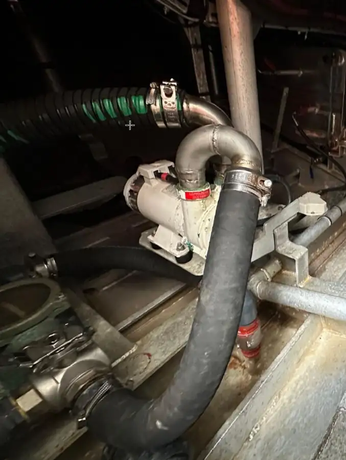 पायलट बोट विक्रीसाठी