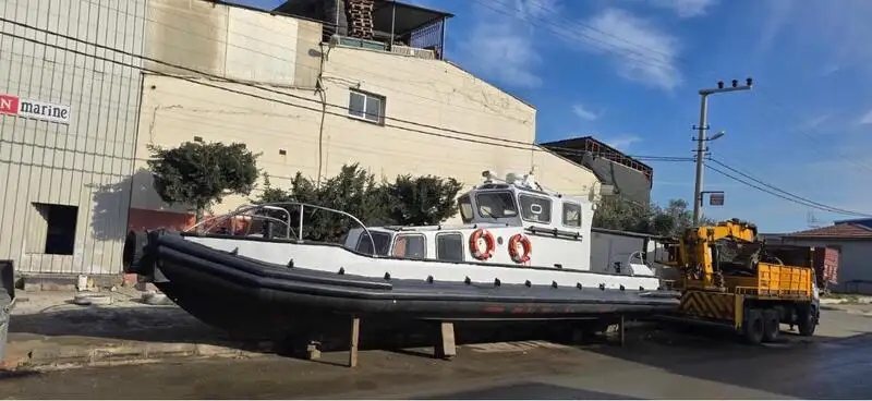 पायलट बोट विक्रीसाठी