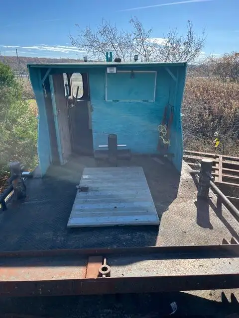 कामाच्या नौका विक्रीसाठी