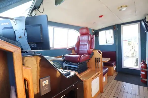 पेट्रोलिंग बोट विक्रीसाठी