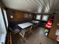 पुरवठा जहाज विक्रीसाठी