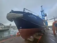 लाइफबोट विक्रीसाठी