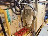 मासेमारी ट्रॉलर विक्रीसाठी