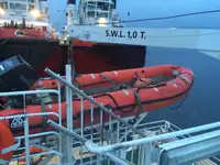 मोटार जहाज विक्रीसाठी