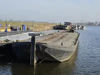 बार्ज विक्रीसाठी