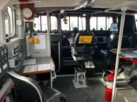 क्रू बोट विक्रीसाठी