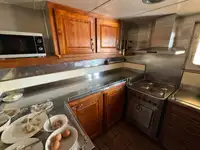 कंटेनर जहाज विक्रीसाठी