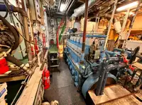 मासेमारी ट्रॉलर विक्रीसाठी