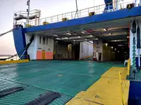 रेफर जहाज विक्रीसाठी