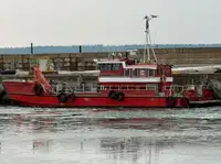 कामाच्या नौका विक्रीसाठी